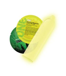 Презерватив One Glowing Pleasures, светится в темноте, латексный, 1 шт. - No Taboo