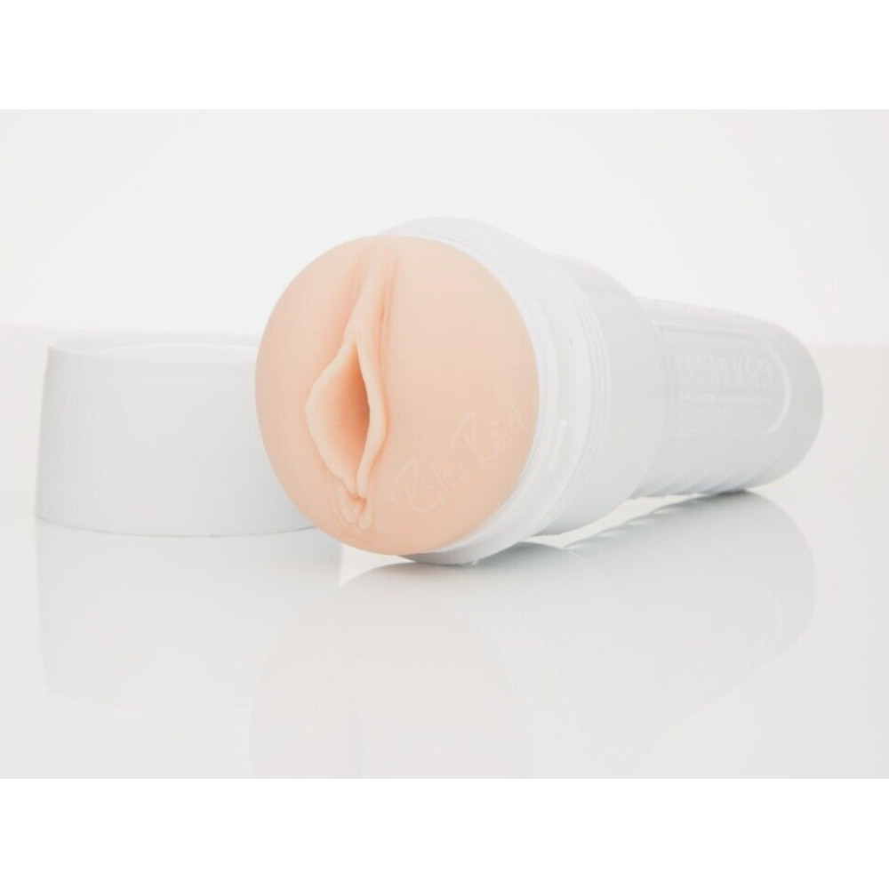 Мастурбатор вагина из киберкожи в колбе Fleshlight Girls Riley Reid Vagina, бежевый, 24.8 см фото №3 — секс игрушки: Украина, NO TABOO