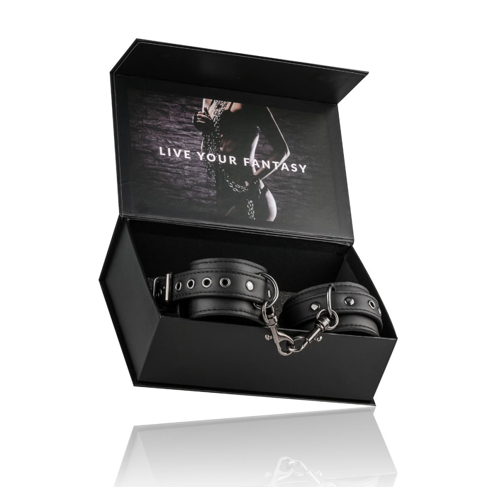 Наручники Easy Toys Faux Leather Handcuffs, черные, фото №2 — секс шоп Украина, NO TABOO