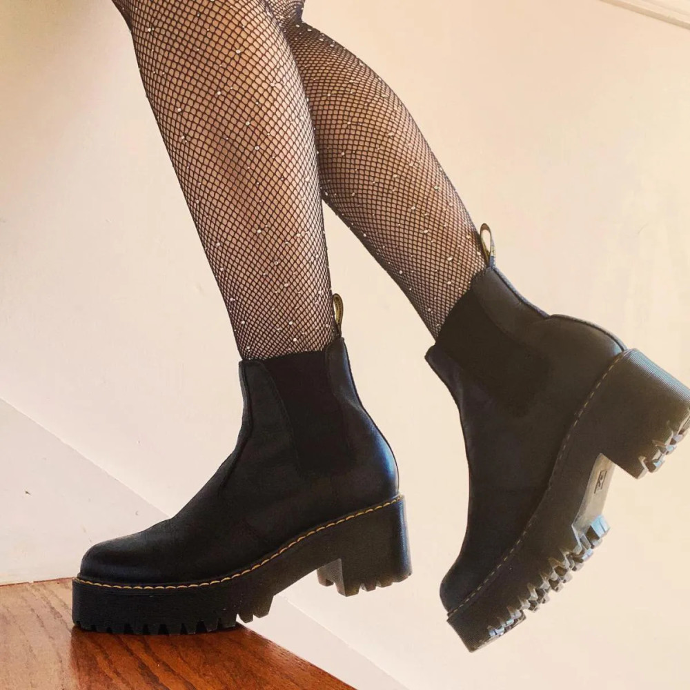 Колготки со стразами Leg Avenue Rhinestone в мелкую сеточку, черные, O/S, фото №4 — секс шоп Украина, NO TABOO