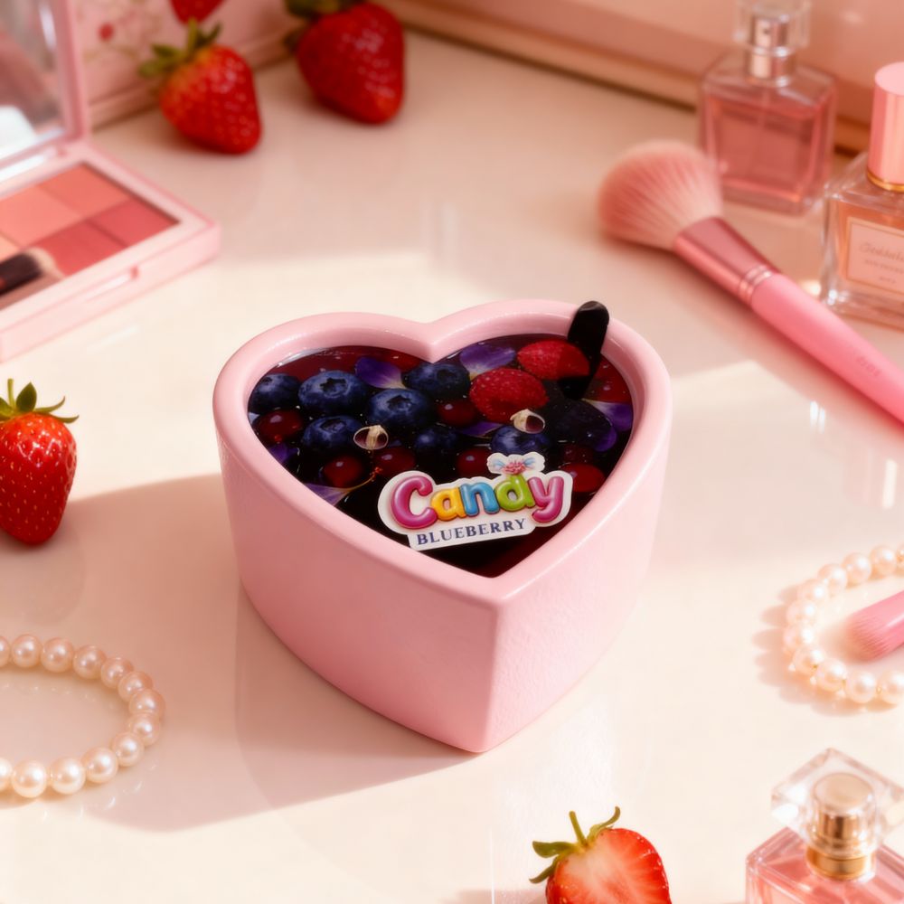 Массажная свеча с ароматом черники, 70 мл, Candy Blueberry в форме сердца, фото №3 — секс шоп Украина, NO TABOO