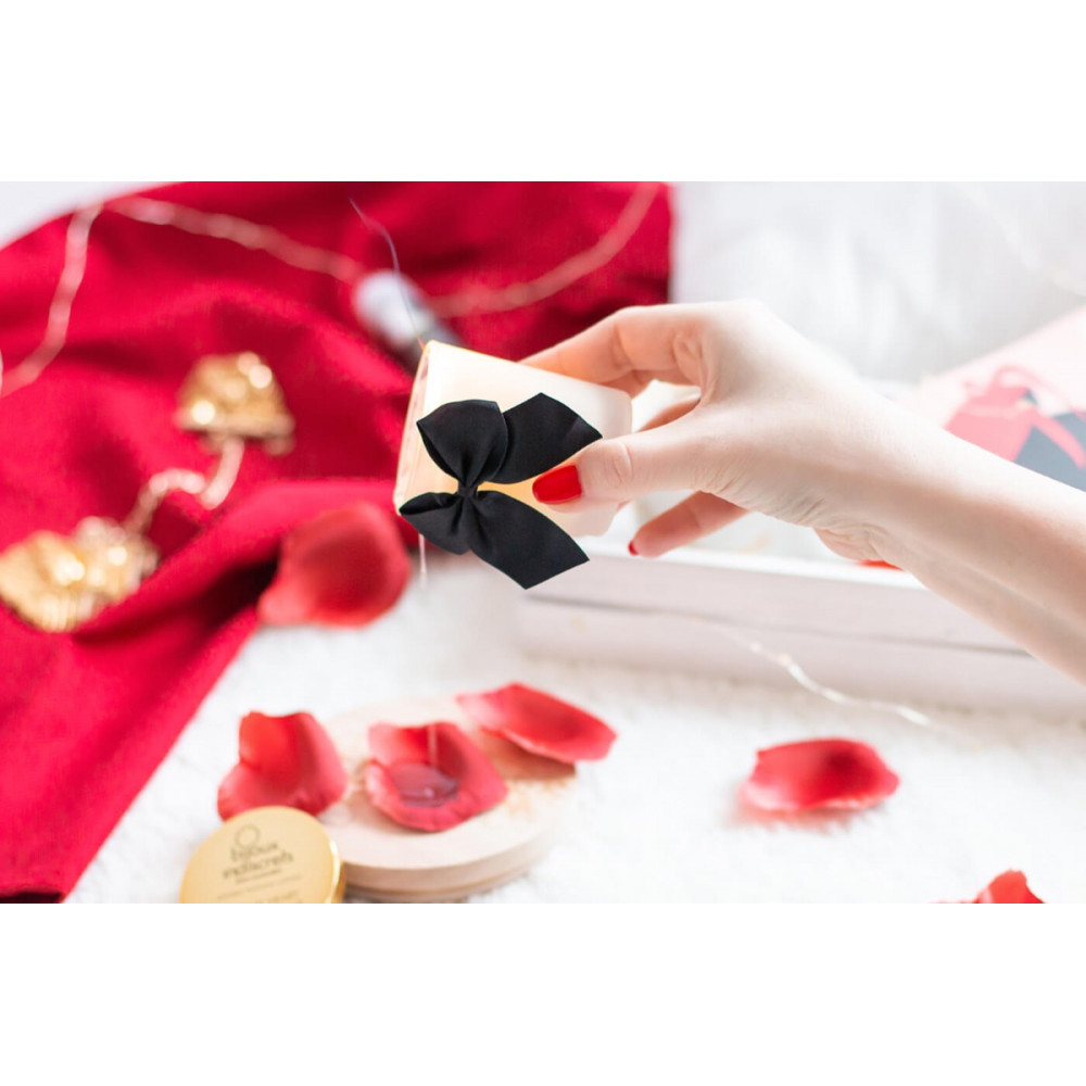 Массажная свеча для поцелуев Bijoux Indiscrets, 70 г, Melt my heart, с ароматом соленой карамели, фото №8 — секс шоп Украина, NO TABOO