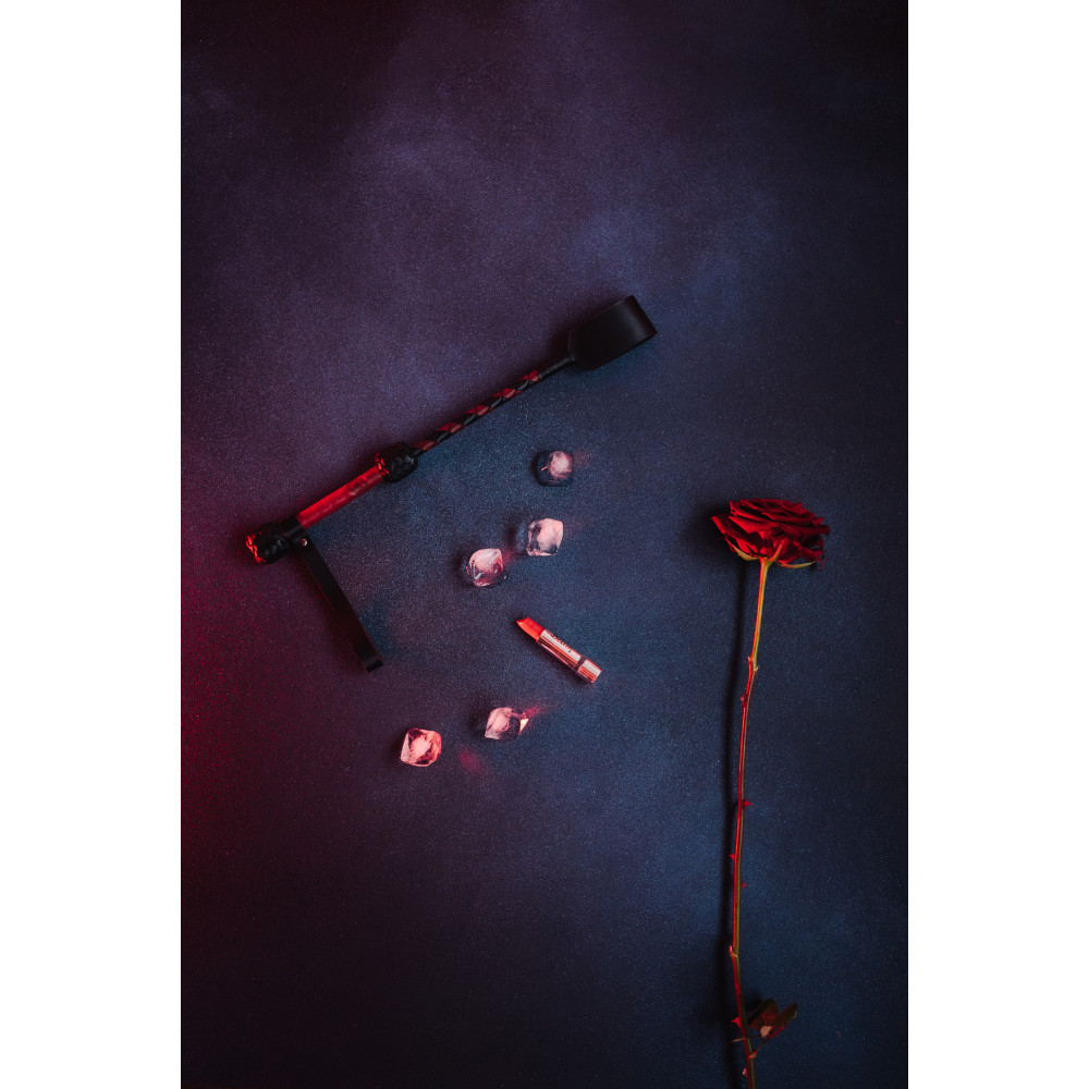 Стек на короткой ручке Candy Hero, кожаный, черно-красный, 38 см, фото №4 — секс шоп Украина, NO TABOO