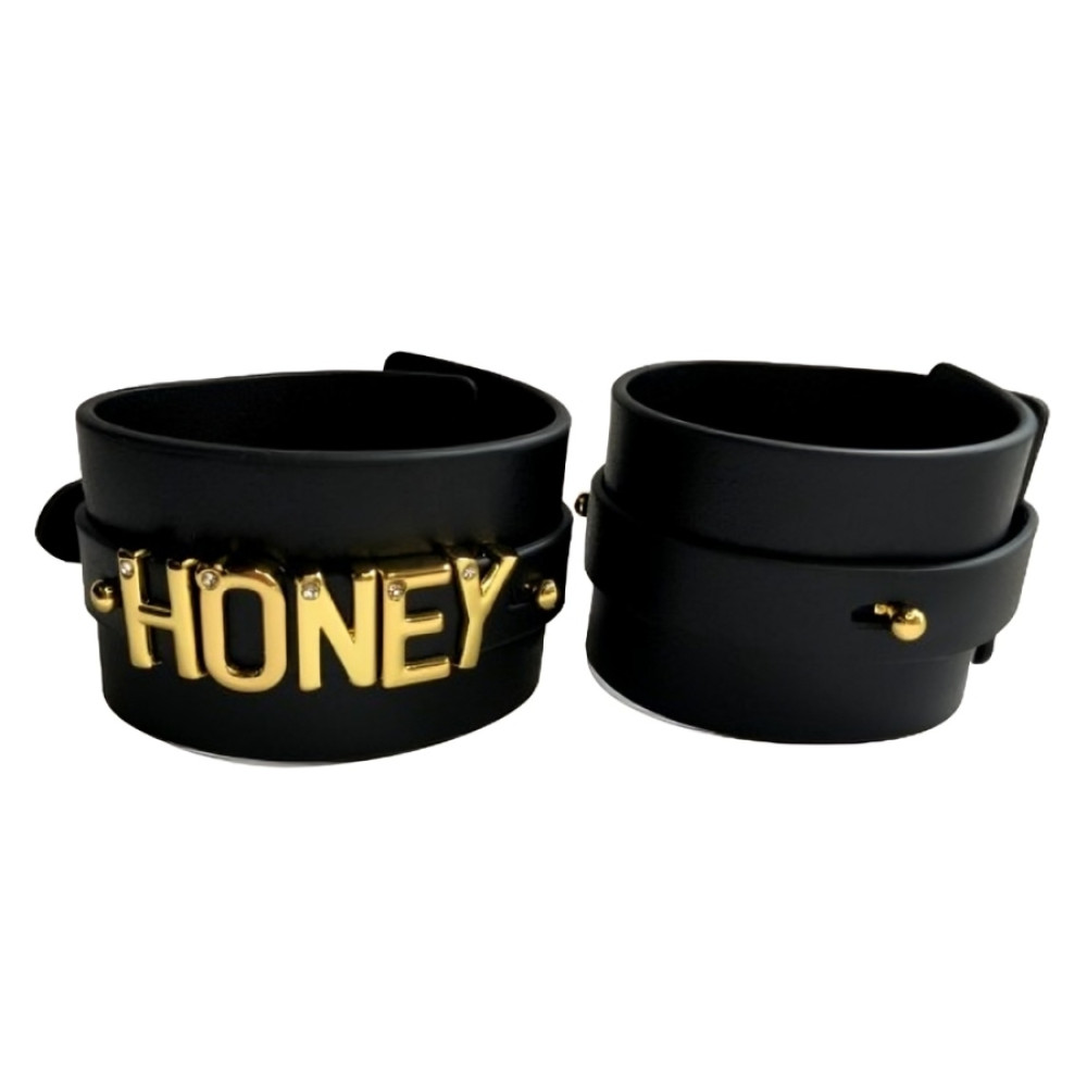 Наручники с надписью Honey от UPKO, из натуральной кожи, черные с золотой фурнитурой, фото №4 — секс шоп Украина, NO TABOO