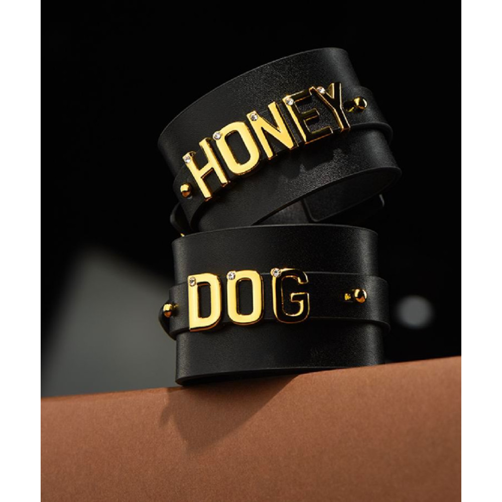 Наручники с надписью Honey от UPKO, из натуральной кожи, черные с золотой фурнитурой, фото №11 — секс шоп Украина, NO TABOO