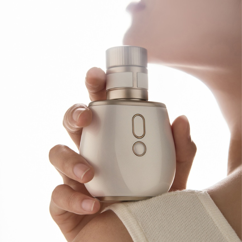 Вакуумный стимулятор BeYourLover Aromia в виде духов с электростимуляцией, белый, 9.6 х 3.5 см фото №6 — секс игрушки: Украина, NO TABOO
