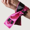 Повязка на глаза и руки Adrien Lastic Satin Sash черно-розовая, 135 x 6.5 см, фото №2 — секс шоп Украина, NO TABOO