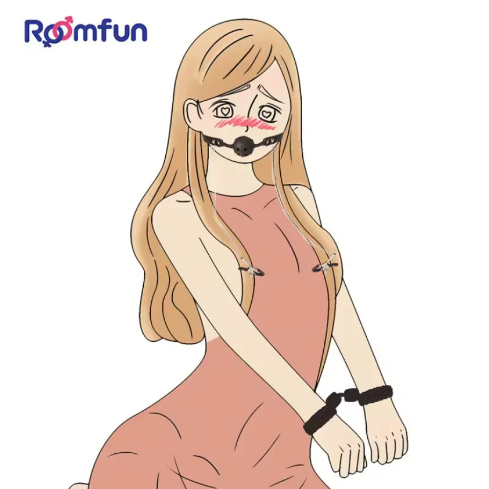 Кляп с четырьмя отверстиями Roomfun с зажимами для сосков, черный, 4.2 см, фото №2 — секс шоп Украина, NO TABOO