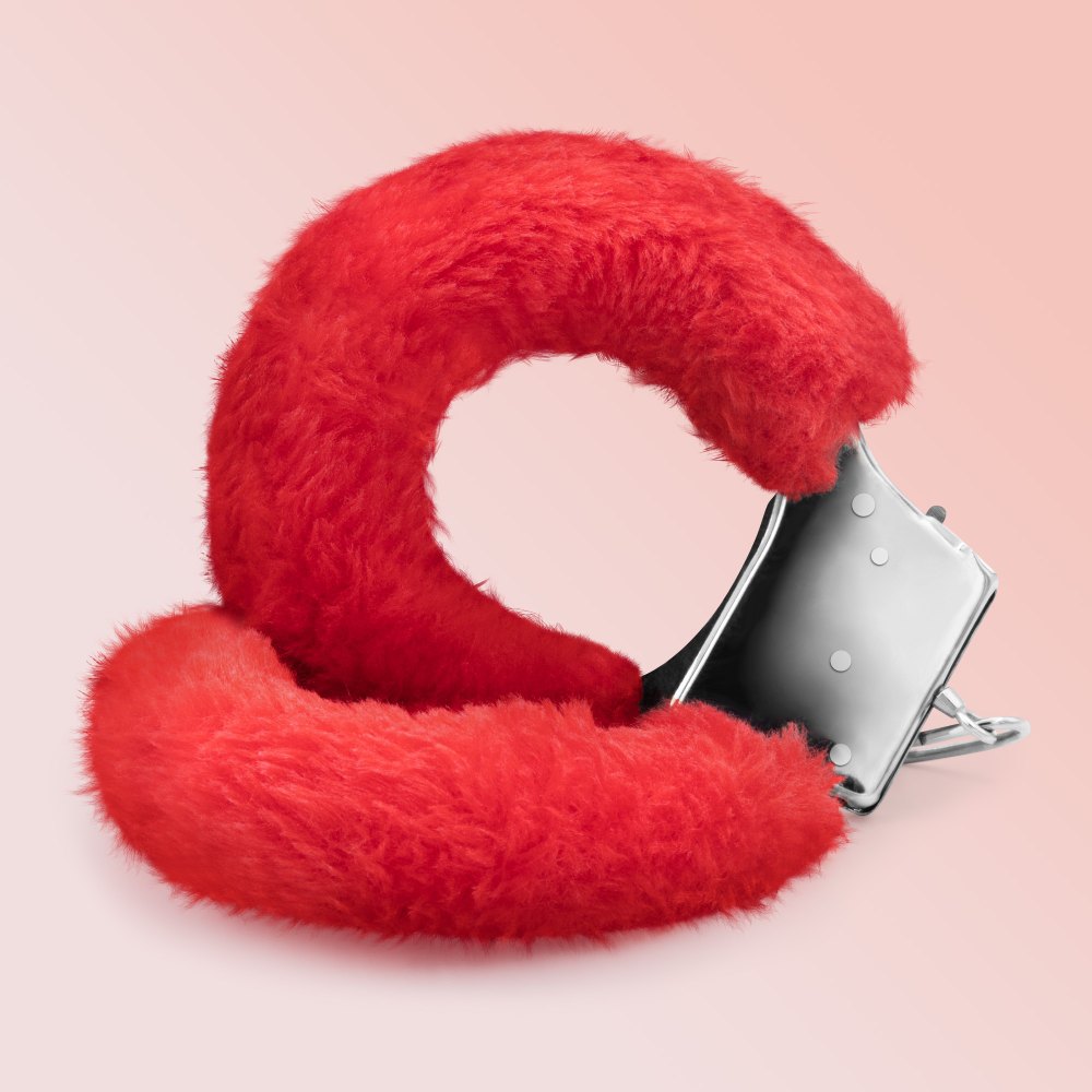 Наручники металлические Crushious Love Cuffs с искусственным красным мехом, серебристые, фото №2 — секс шоп Украина, NO TABOO