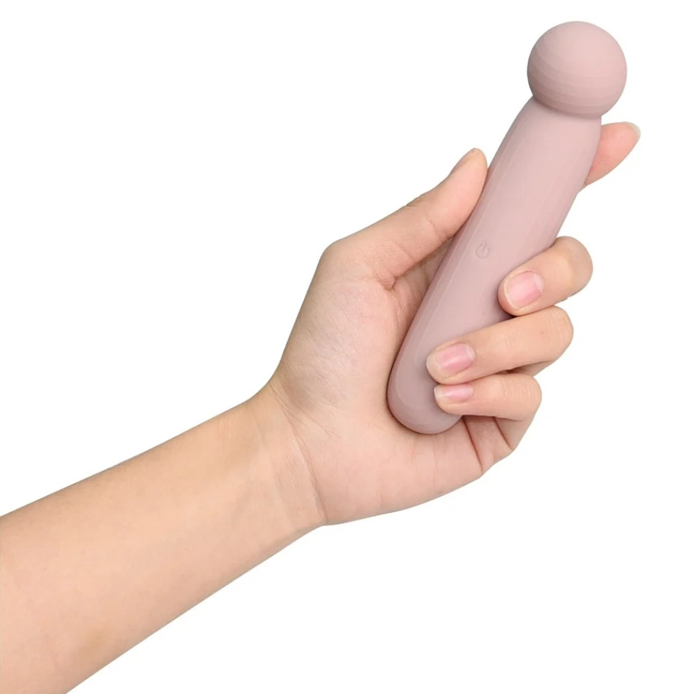 Точечный вибратор Dreamtoys Liv в формате тревел, розово-бежевый, 14.5 х 3.2 см фото №3 — секс игрушки: Украина, NO TABOO