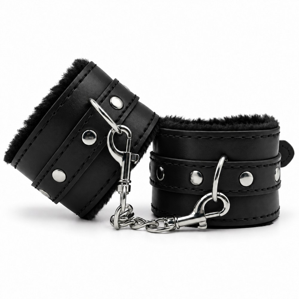 Наручники DS Fetish з хутром та металевим ланцюжком, чорні, фото №0 — секс шоп Україна, NO TABOO