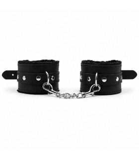 Наручники DS Fetish з хутром та металевим ланцюжком, чорні - No Taboo