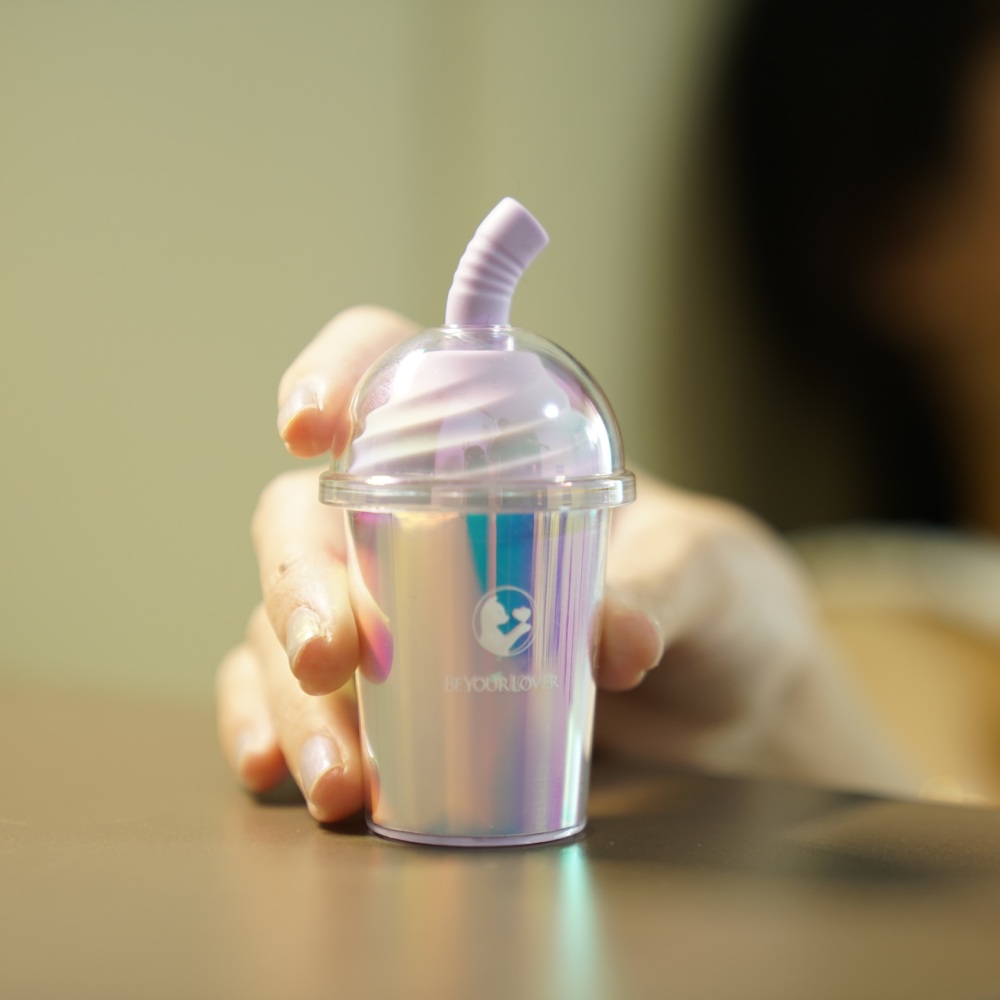 Вакуумний стимулятор в форме стаканчика с трубочкой BeYourLover Joy Cup голубой, 9.1 х 4.6 см фото №17 — секс игрушки: Украина, NO TABOO