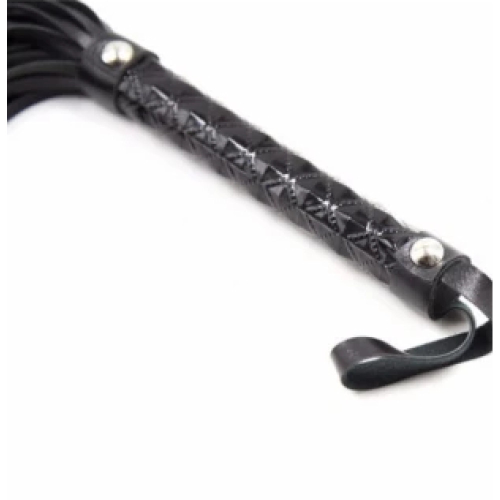 Флоггер с рельефной рукоятью Fetish Flogger black metal черный, 39 см, фото №5 — секс шоп Украина, NO TABOO