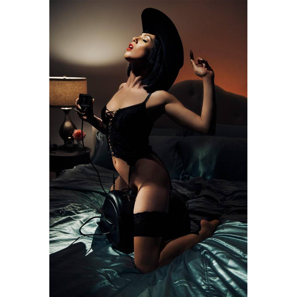 Секс-машина смарт CoWgirl Premium с вибрацией и ротацией, с 2 насадками, черная фото №32 — секс игрушки: Украина, NO TABOO