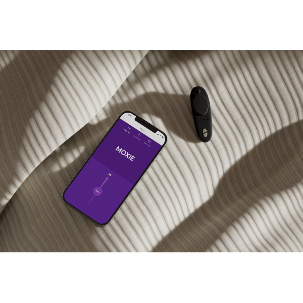 Вибратор в трусики Moxie от We-Vibe, на магните, с управлением с телефона, черный фото №20 — секс игрушки: Украина, NO TABOO