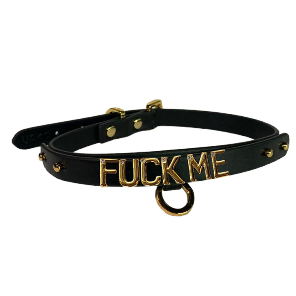 Чокер с надписью FUCK ME от UPKO из итальянской кожи, черный с золотой фурнитурой, фото №0 — секс шоп Украина, NO TABOO